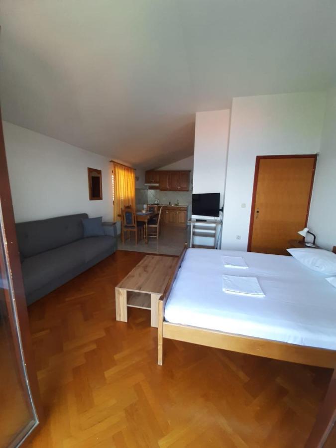 Apartments Ivanka 스타리그라드 파클레니차 외부 사진
